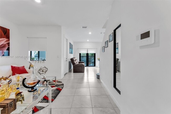 Building Photo - 13360 Tropical Ave