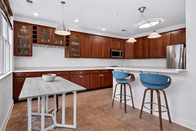 Building Photo - 354 Oswego Ct