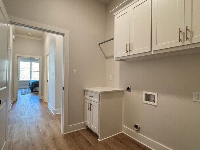 Building Photo - 9248 Villas Ct