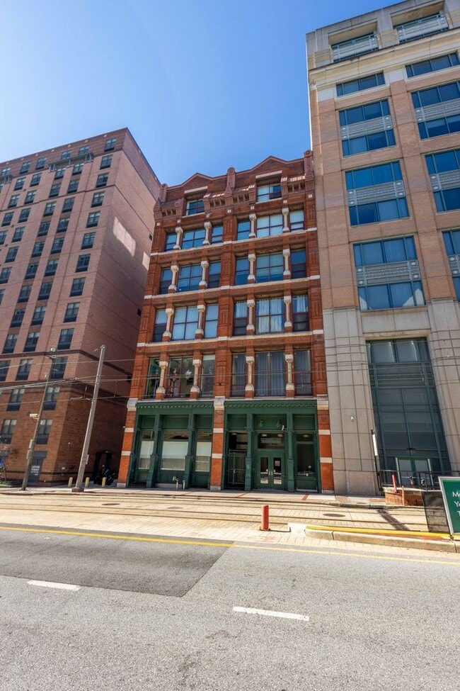 Building Photo - Cozy 1Bed/1Bath with Loft in Downtown Balt...