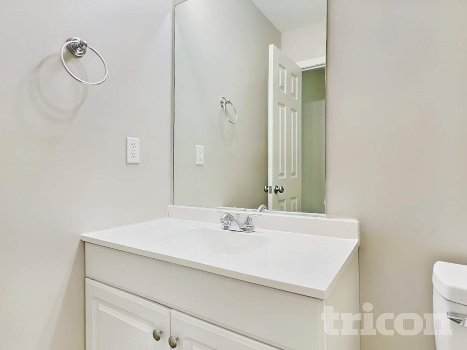 Building Photo - 745 Remington Cir