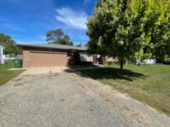 Building Photo - 4057 Bramford-