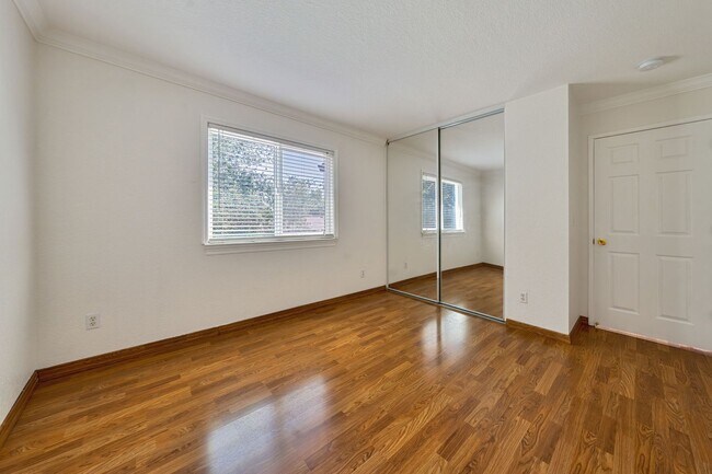 Building Photo - Spacious 4-Bedroom Home, Beautifully Maint...