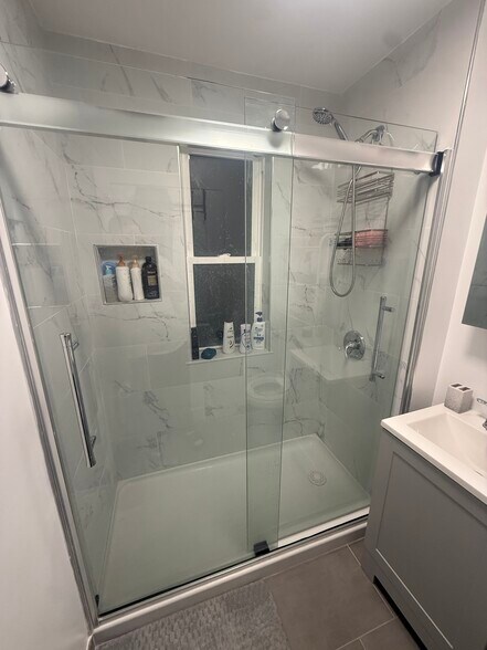 Building Photo - 25 Wyman St