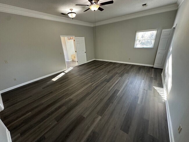 Building Photo - FOR LEASE - 4 Bed, 4 Bath, 5000sqft, 1.5 a...