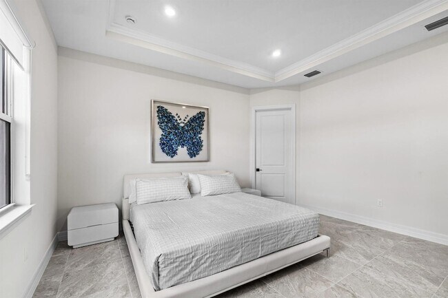 Building Photo - 12325 Frontline Ln
