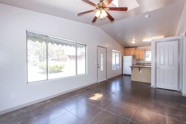 Building Photo - 202 Robinson Dr