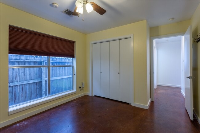 Building Photo - 1424 Bailey St