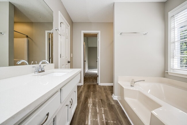 Building Photo - 3091 Ashbury Ln