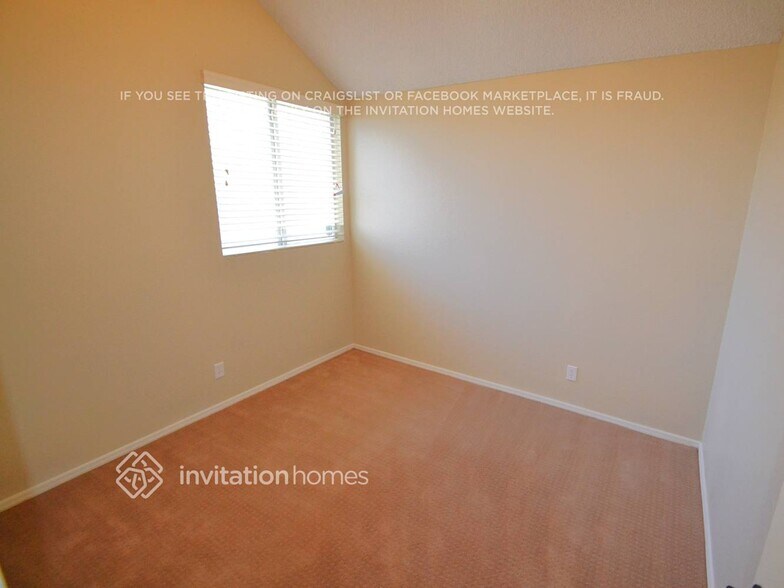 Building Photo - 441 S Maple