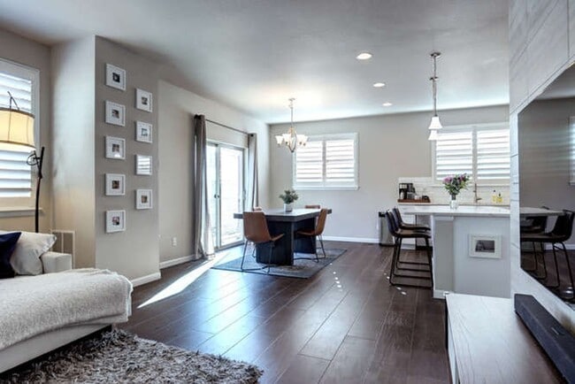 Building Photo - Evolve Real Estate: AVAILABLE 8/1/25! Stun...