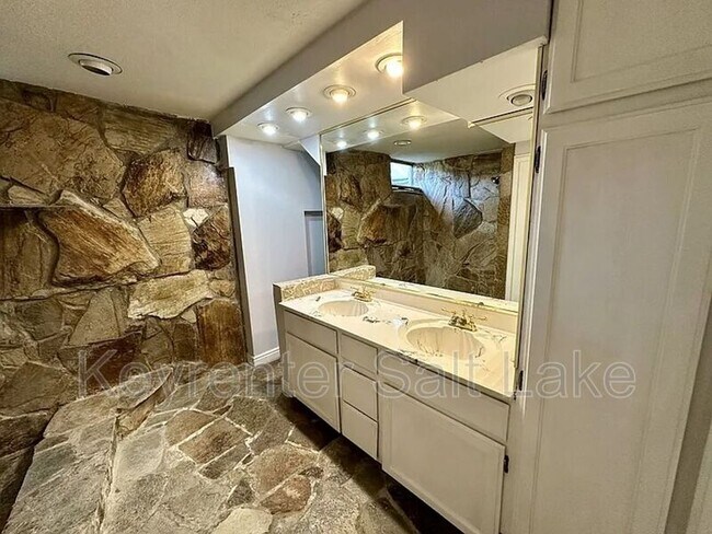 Building Photo - 7179 S 2825 E