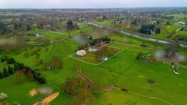 Building Photo - 12707 Leo Ln