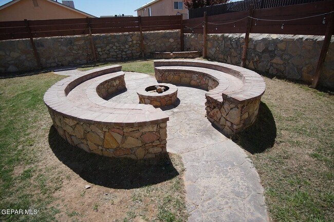 Building Photo - 11912 Mesquite Bush Dr