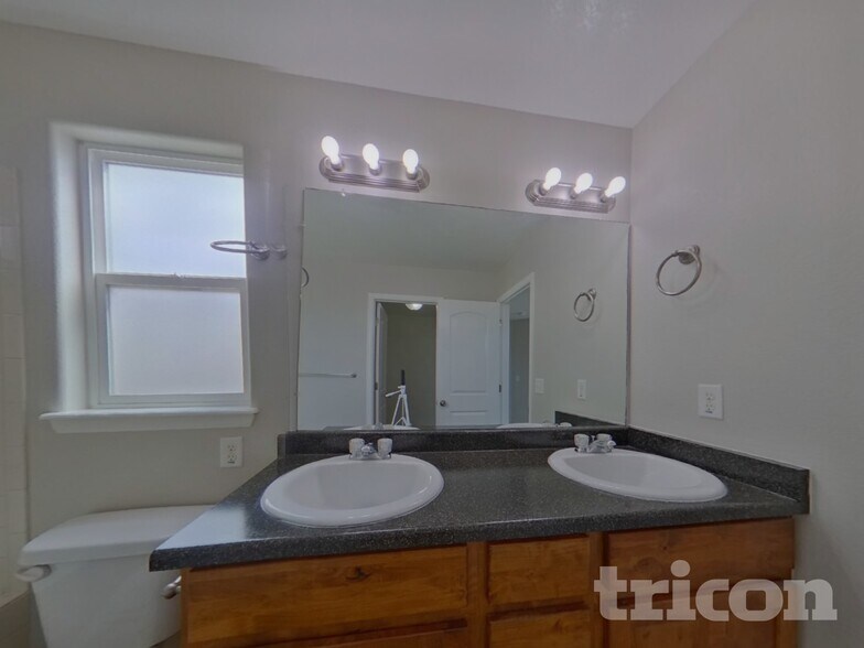 Building Photo - 2113 74th Ave Ct