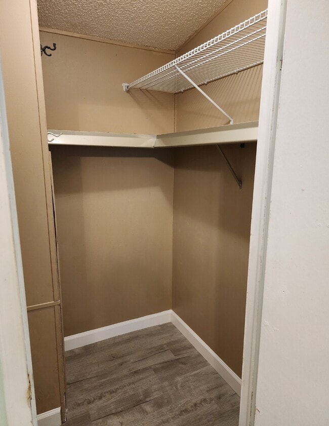 Building Photo - 569 Nicklaus Cir