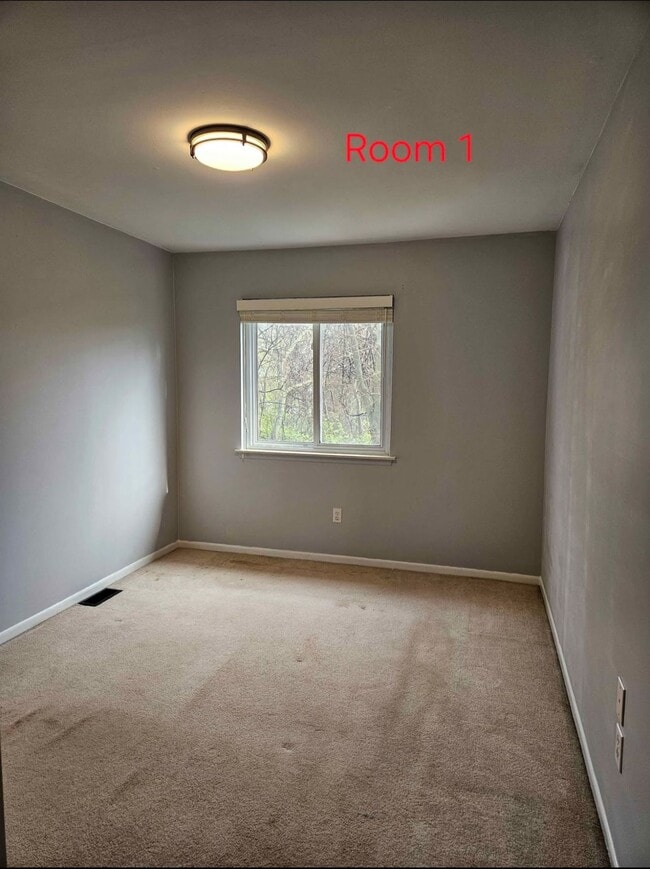 Building Photo - 15376 Dupage Blvd