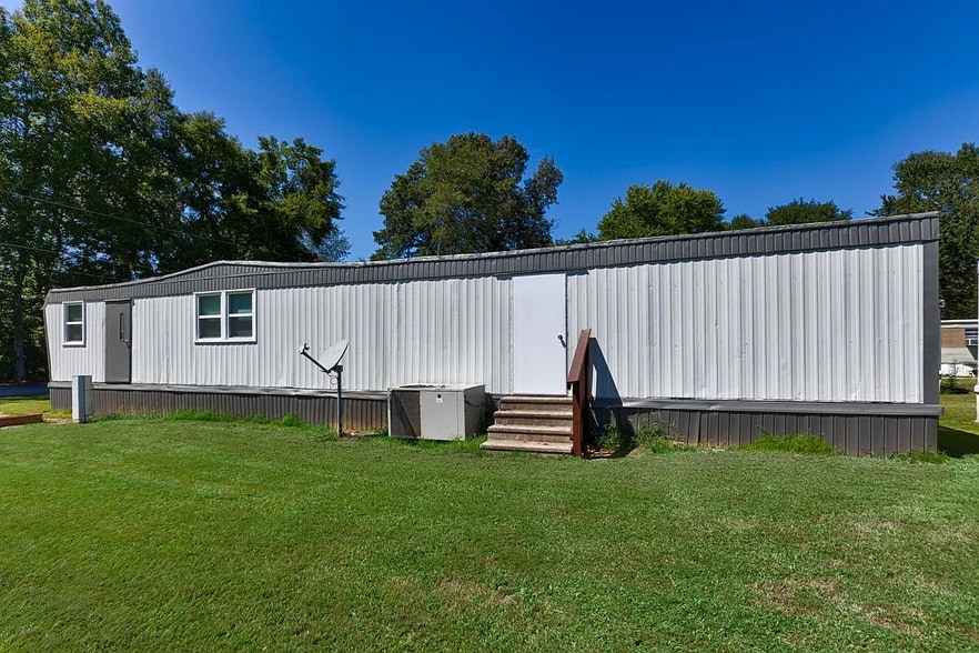 Building Photo - 415 W Limestone Rd