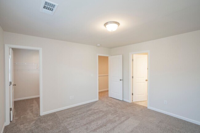 Building Photo - 2031 Sperling Dr