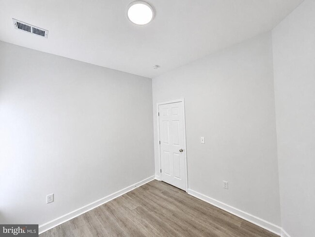 Building Photo - 4031 Park Heights Ave