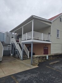 Building Photo - 2-6 N Church St
