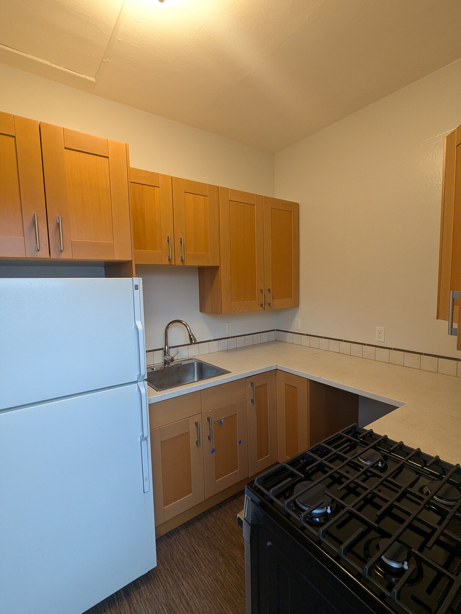 Kitchen - 1435 SW Harrison St