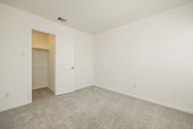 Building Photo - 13495 Bay Springs Dr