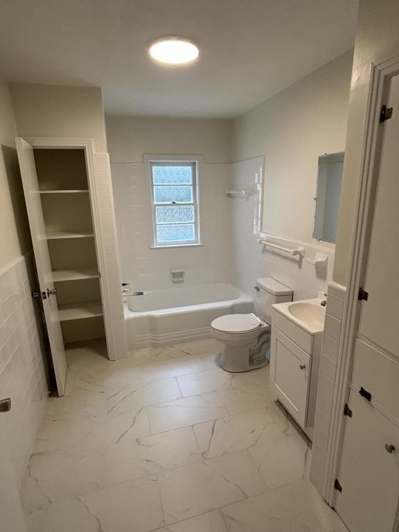 Building Photo - 106 48th St