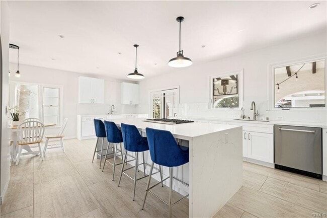 Building Photo - 6136 Barrows Dr