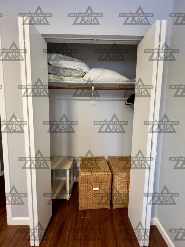 Building Photo - 28th Ave 1215-