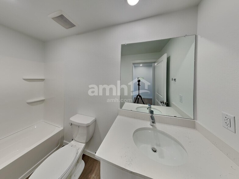 Building Photo - 26144 E Calhoun Pl