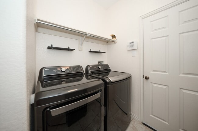 Building Photo - 4426 Greenwood Trace Ln