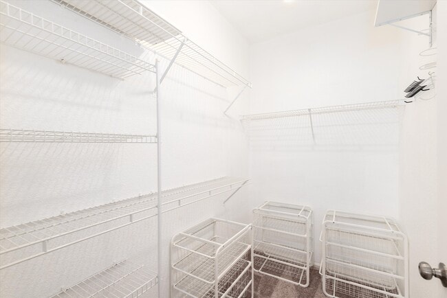 Building Photo - 905 S Zeno Way