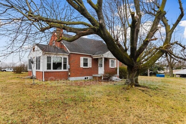 Building Photo - 838 Jenny Wren Dr