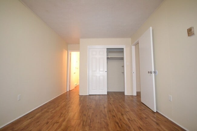 Building Photo - Bolivar MO 1 Bed, 1 Bath Apartment