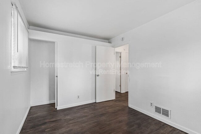 Building Photo - 212 Mc Alpine Dr