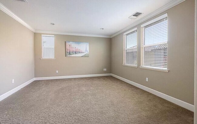 Building Photo - $4195.00 - Gorgeous and Ready for Move-In! Spacious 4 Br / 2.5 Ba in South Gilroy