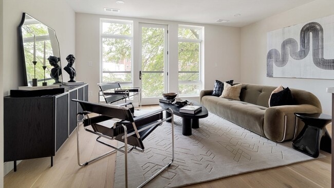 Building Photo - 20 Kinmonth Rd