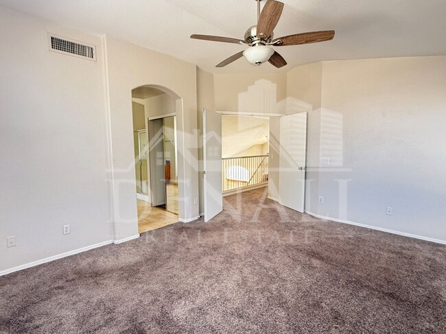 Building Photo - 1274 W Sparrow Ct