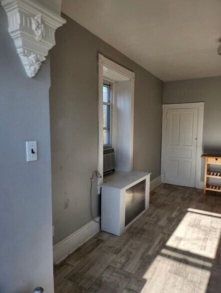 Building Photo - 163 Sumac St