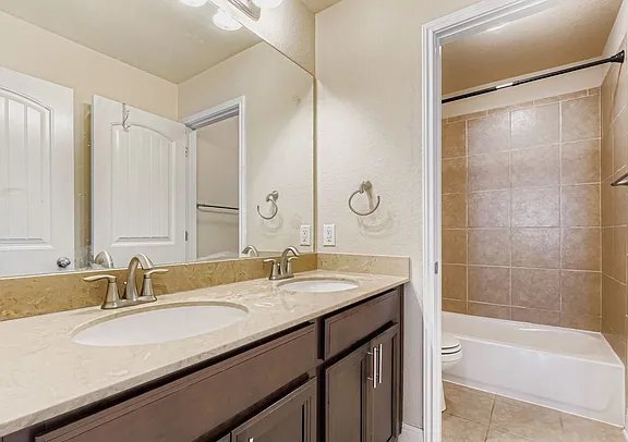 Building Photo - 220 Heavenly Vw