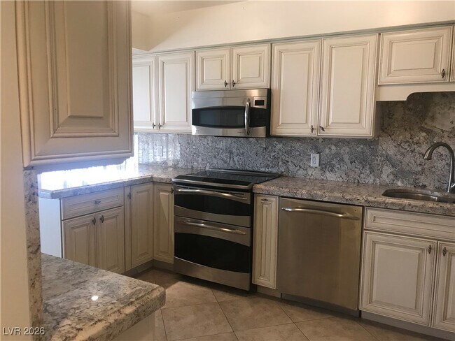 Building Photo - 205 E Harmon Ave