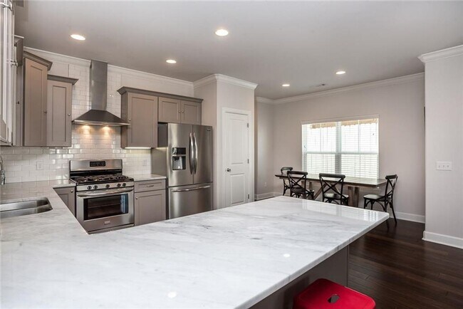 Building Photo - 3 bedroom 2.5 bath new home centrally located