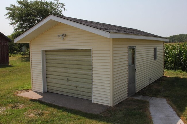 Building Photo - 3161 130th St