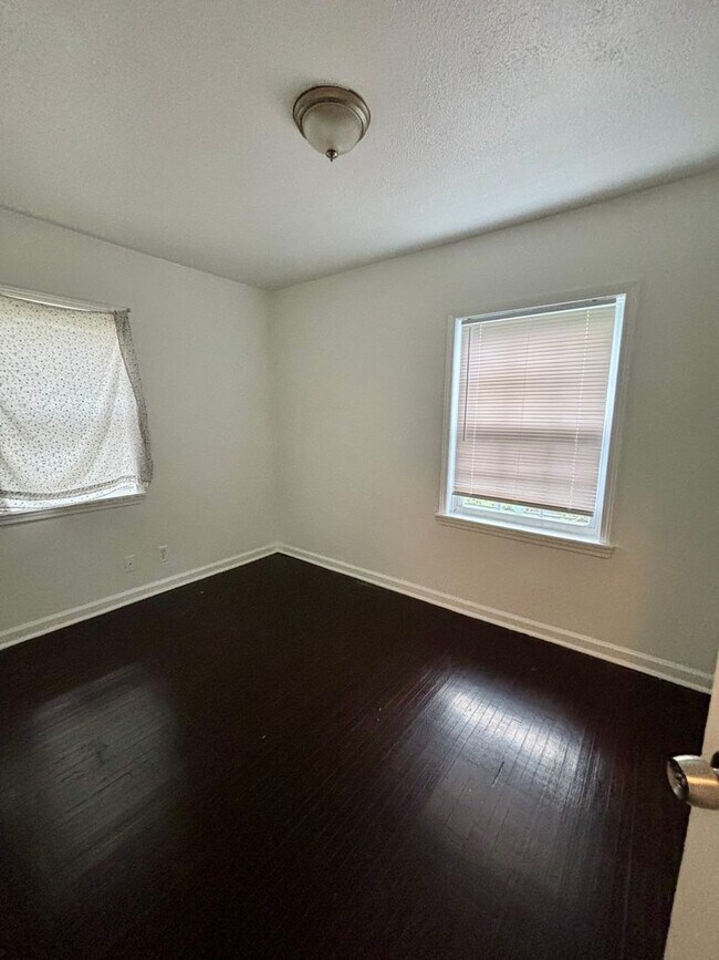 Building Photo - Nice 3 bedroom Home!