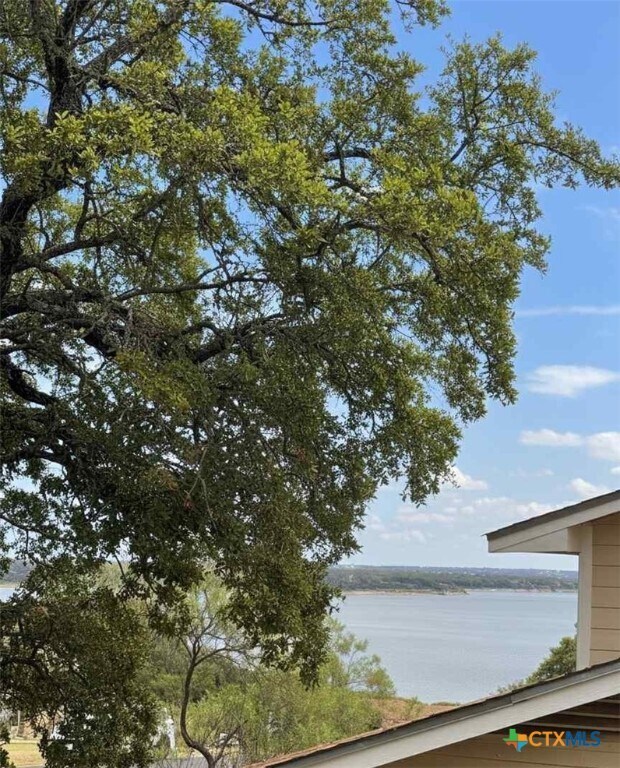 Building Photo - 7255 Woodlake Cir