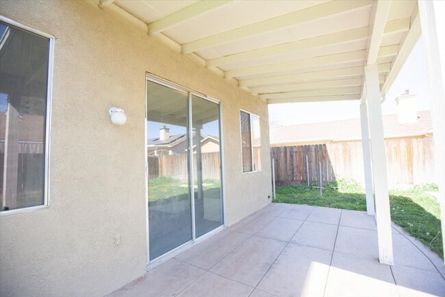 Building Photo - 2483 S Summerfield Ln