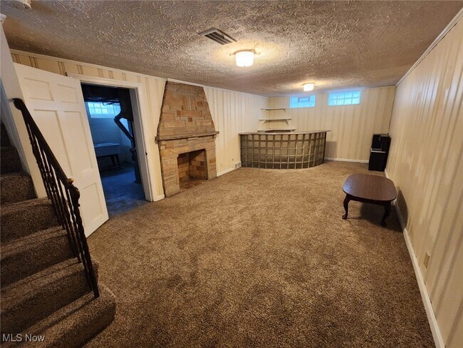 Building Photo - 4405 Groveland Rd