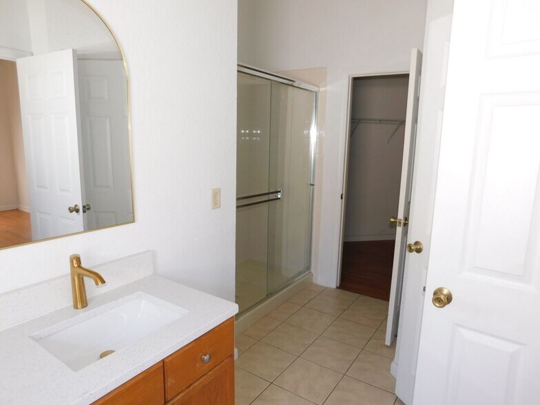 Building Photo - 3405 Willow Branch Ln