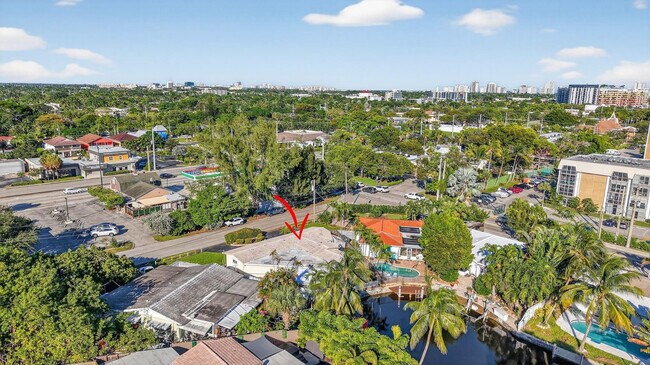 Building Photo - 1570 NE 30th Pl